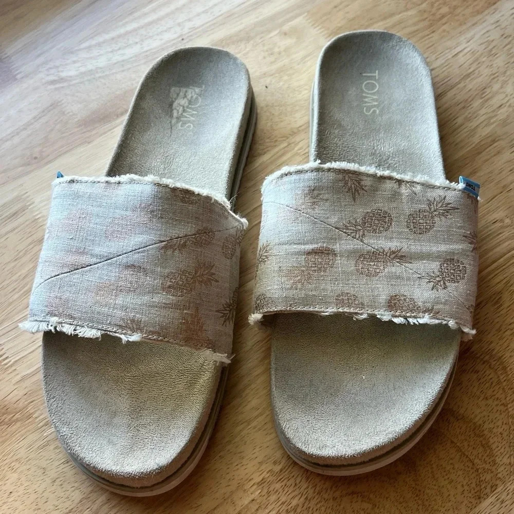 TOMS 🍍 Sandals